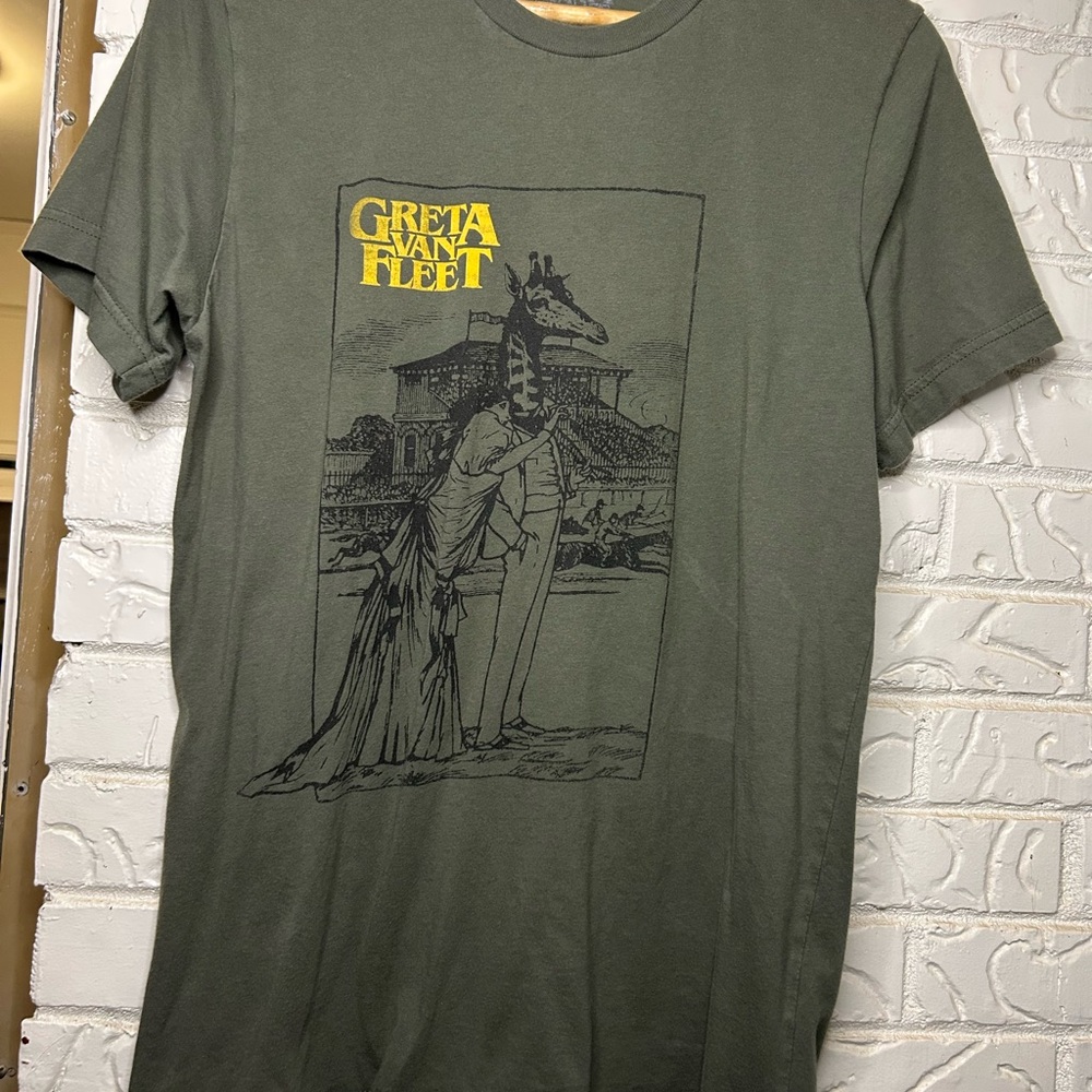 Greta Van Fleet - Giraffe Escape to Nature Shirt - Size Large